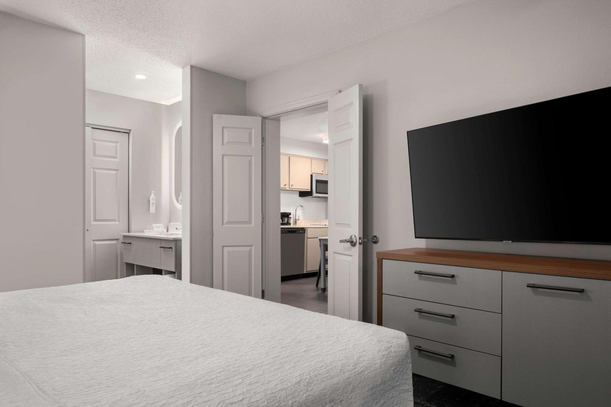 Homewood Suites By Hilton Chester Exterior photo
